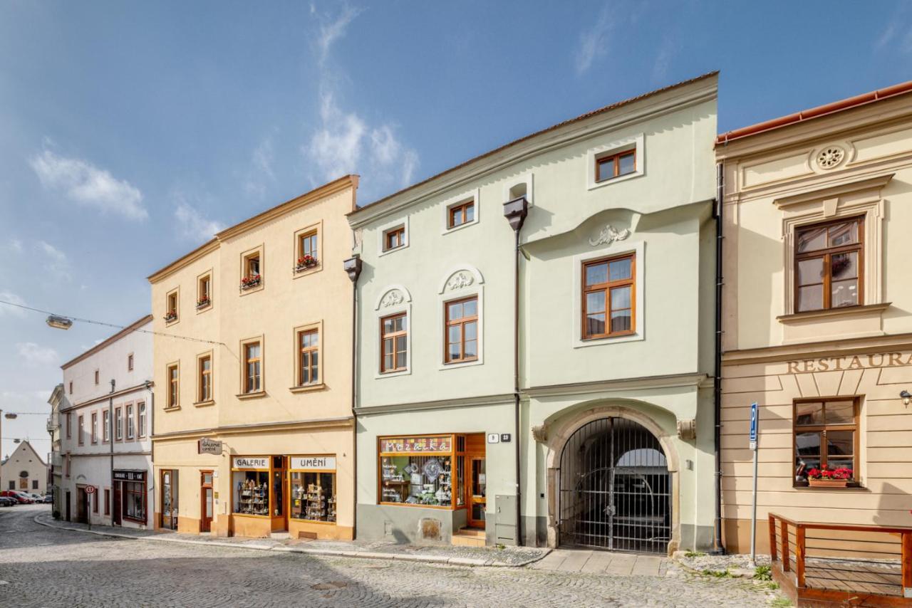 Wine & Bike City Tower Apartments Znojmo Bagian luar foto