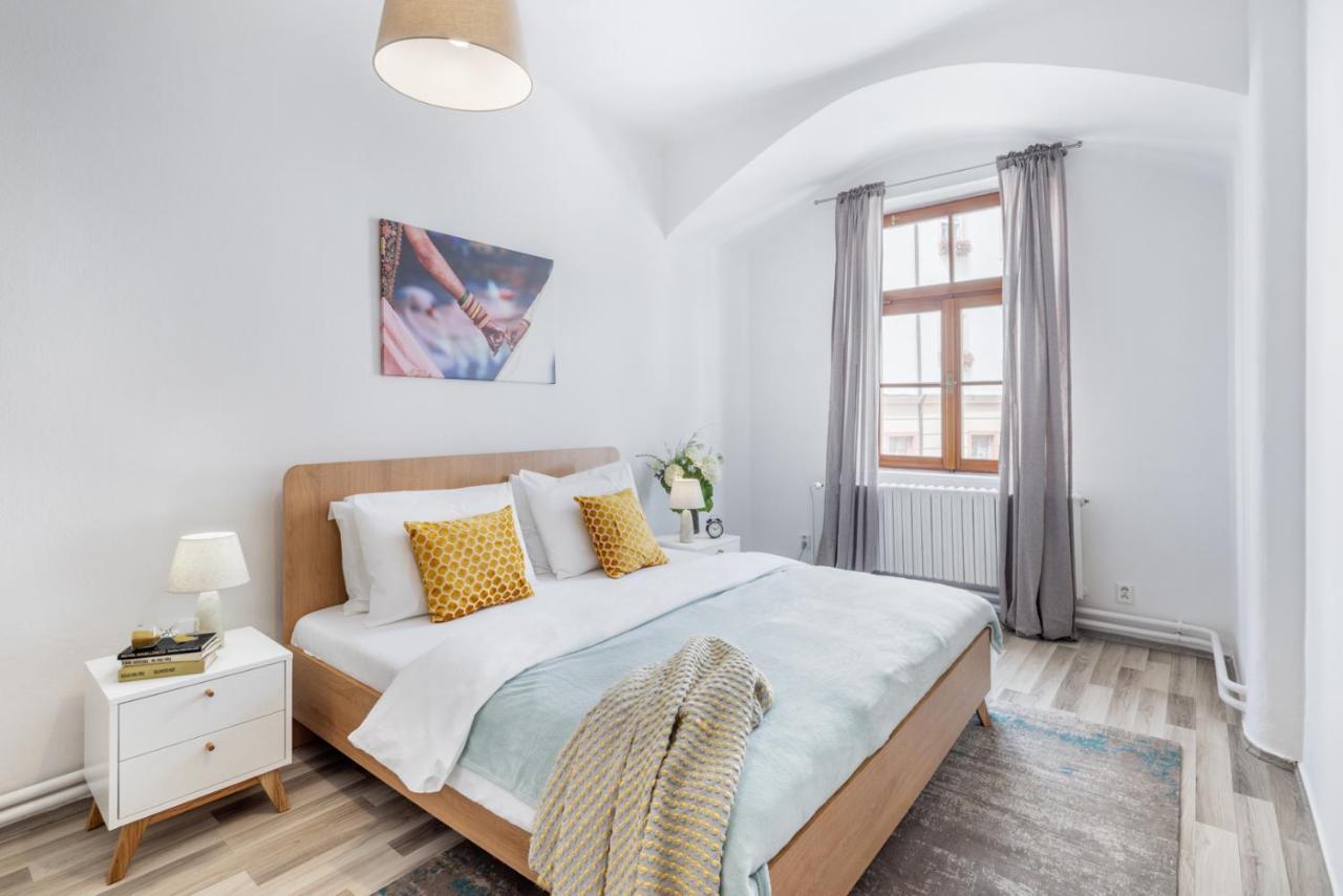 Wine & Bike City Tower Apartments Znojmo Bagian luar foto