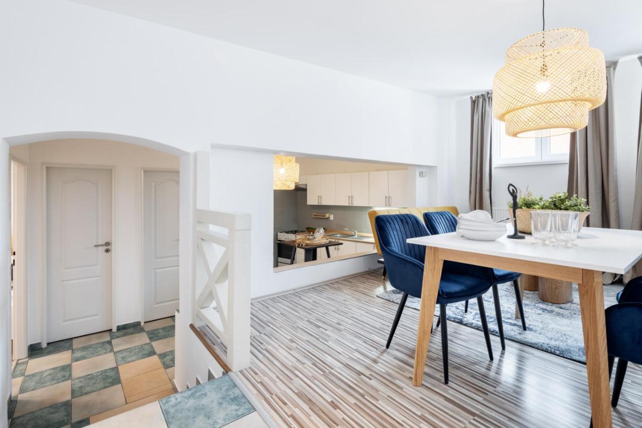 Wine & Bike City Tower Apartments Znojmo Bagian luar foto
