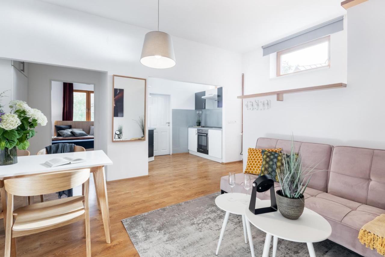 Wine & Bike City Tower Apartments Znojmo Bagian luar foto