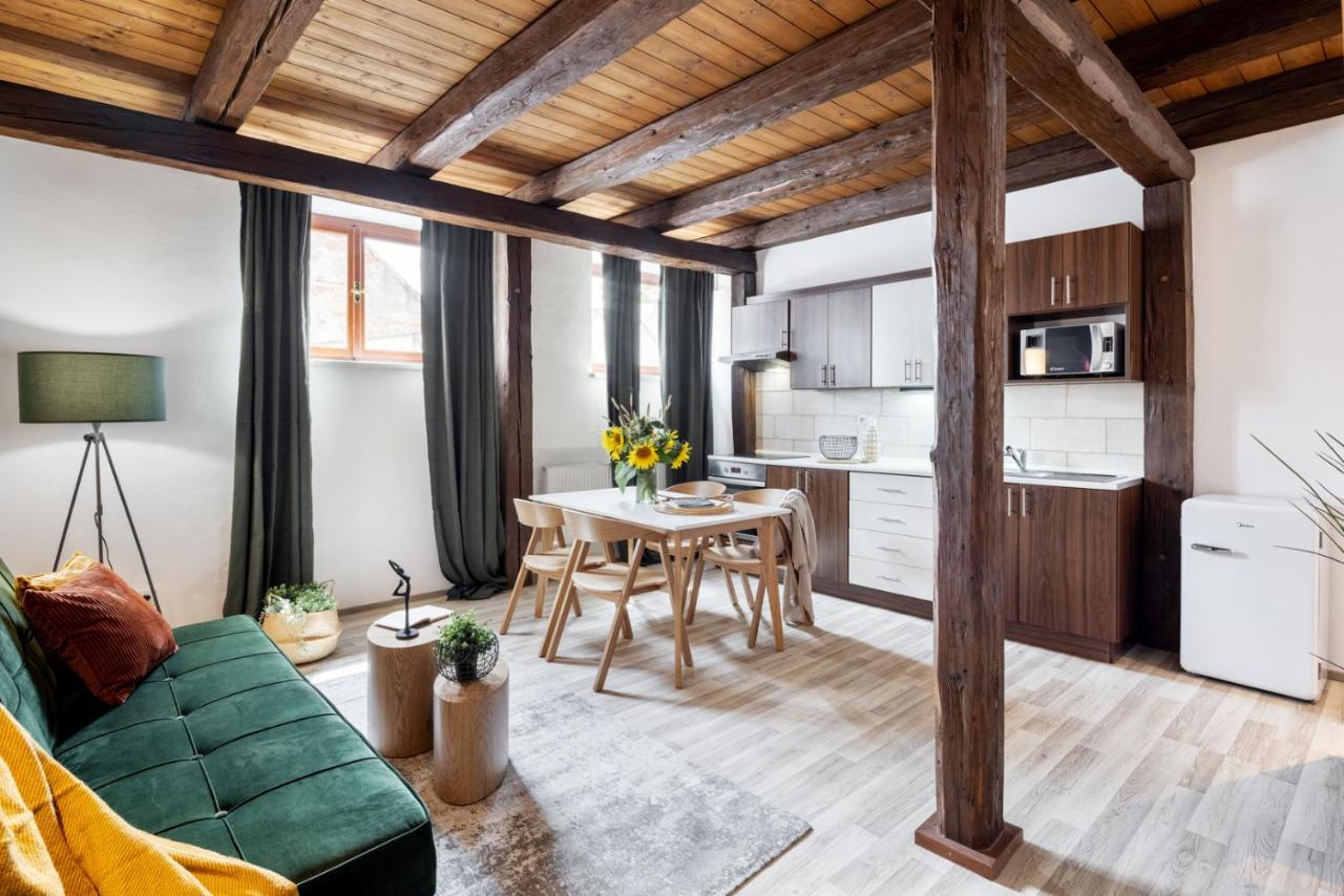 Wine & Bike City Tower Apartments Znojmo Bagian luar foto