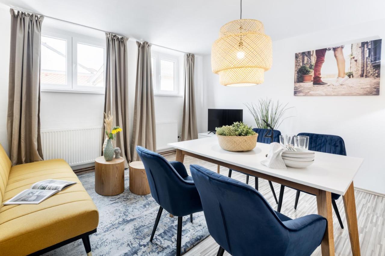 Wine & Bike City Tower Apartments Znojmo Bagian luar foto