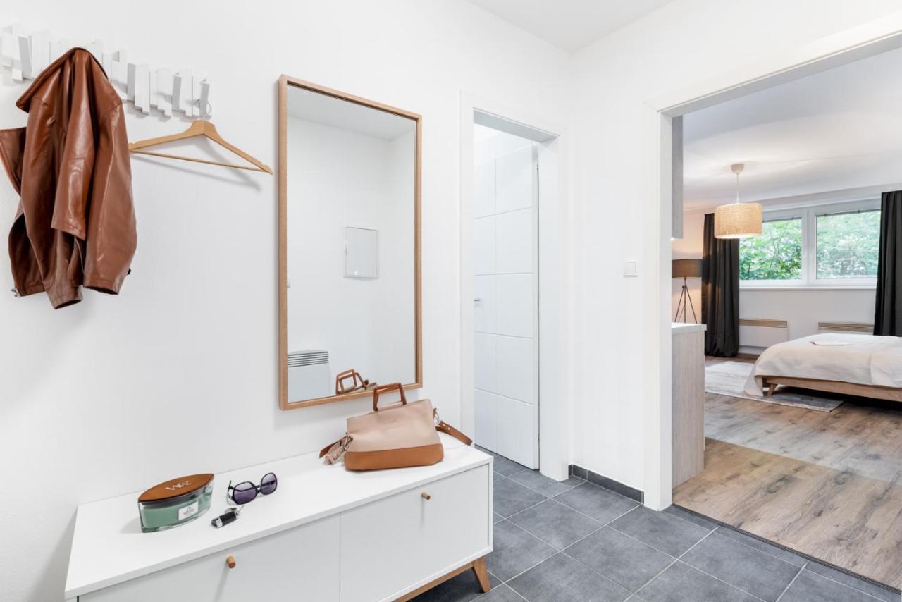 Wine & Bike City Tower Apartments Znojmo Bagian luar foto