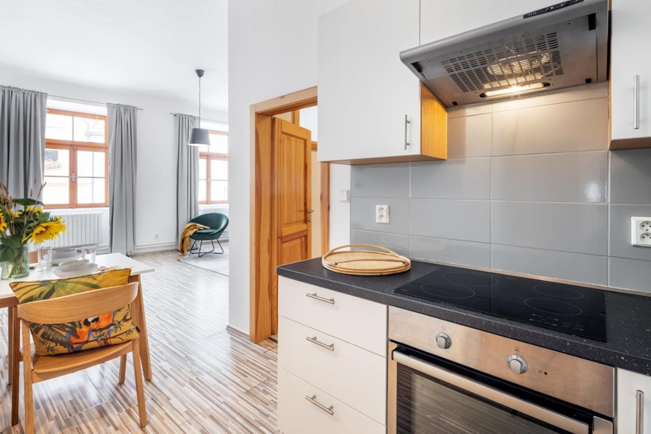 Wine & Bike City Tower Apartments Znojmo Bagian luar foto